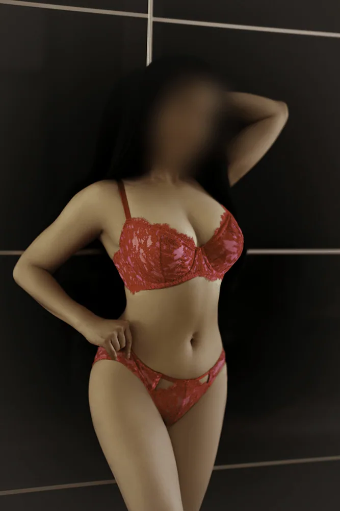 Clementine, French massage therapist in Oud-Zuid, Amsterdam · photo 3